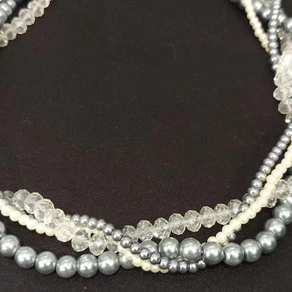 BEADED STATEMENT NECKLACE - Picture 5 of 7